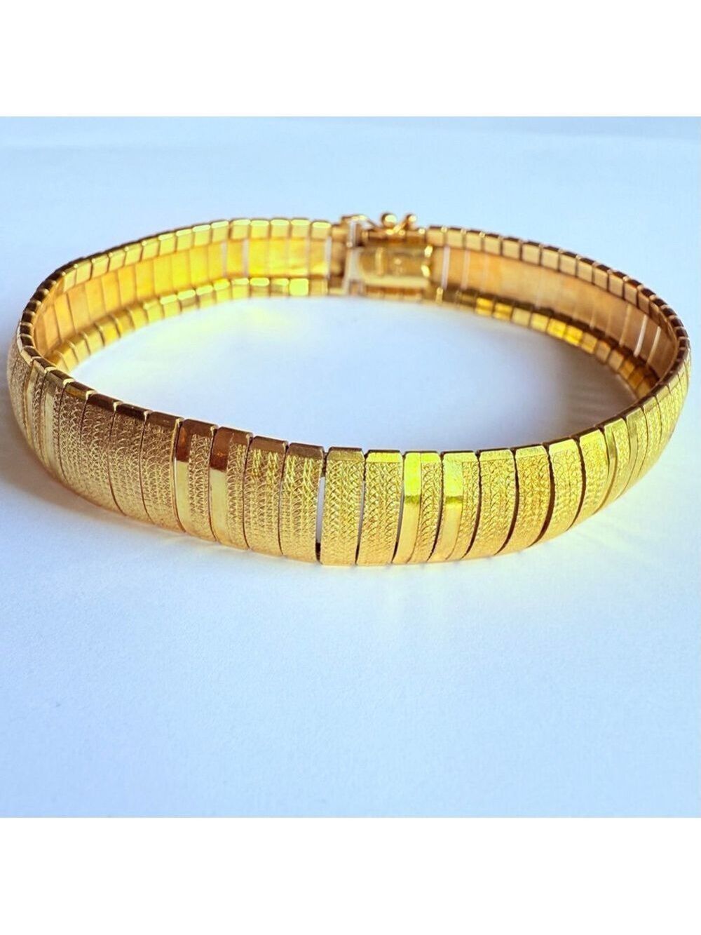 Estate 14K Solid Yellow Gold 10.5mm Rounded Omega Link Bracelet Italy Vintage